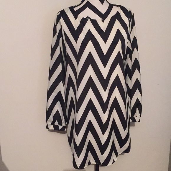 Everly Dresses & Skirts - Everly Chevron Print Dress